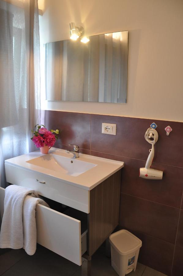 Smile Accomodation Sun Aosta Buitenkant foto