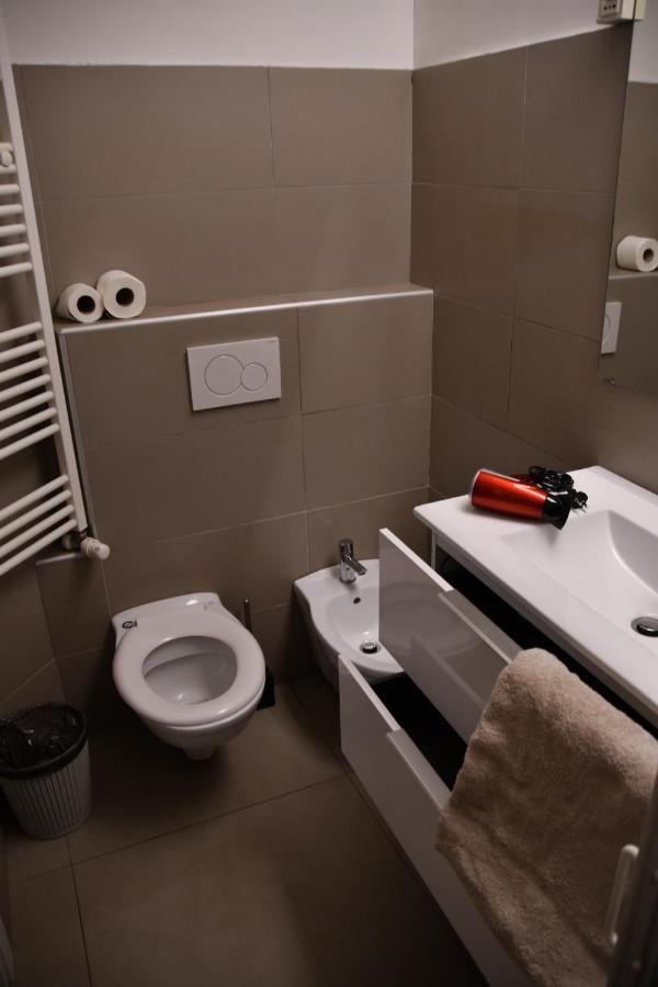 Smile Accomodation Sun Aosta Buitenkant foto